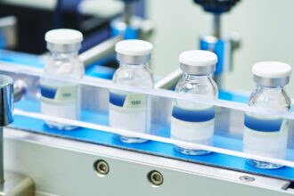 Is Curaleaf Holdings (TSX:CURA) Fairly Valued As It Opens Another Florida Dispensary?